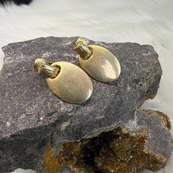 Vintage Gold Tone Clip-on Doorknocker Earrings 1" - Picture 1 of 7